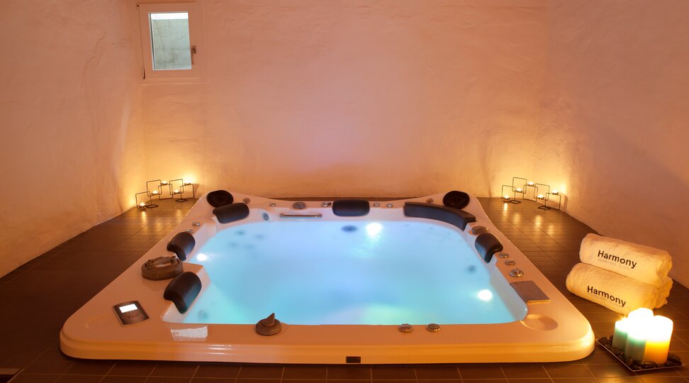 Whirlpool | © Harmony Wellness Whirlpool | © Harmony Wellness